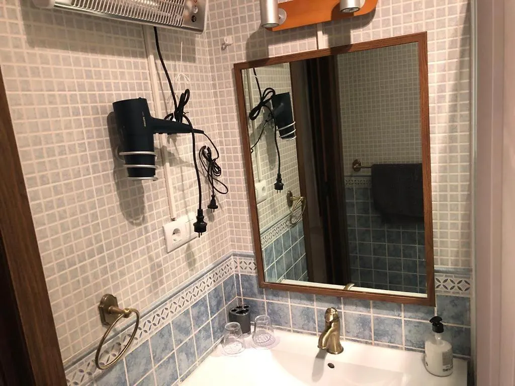 Bonito y tranquilo apartamento estudio, con techos abuhardillados y magnificas vistas al Rio Tajo Toledo 0*,  España