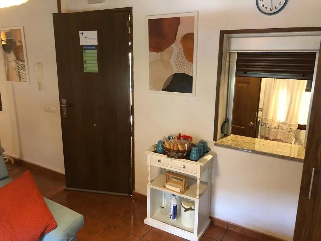 Bonito y tranquilo apartamento estudio, con techos abuhardillados y magnificas vistas al Rio Tajo Toledo España