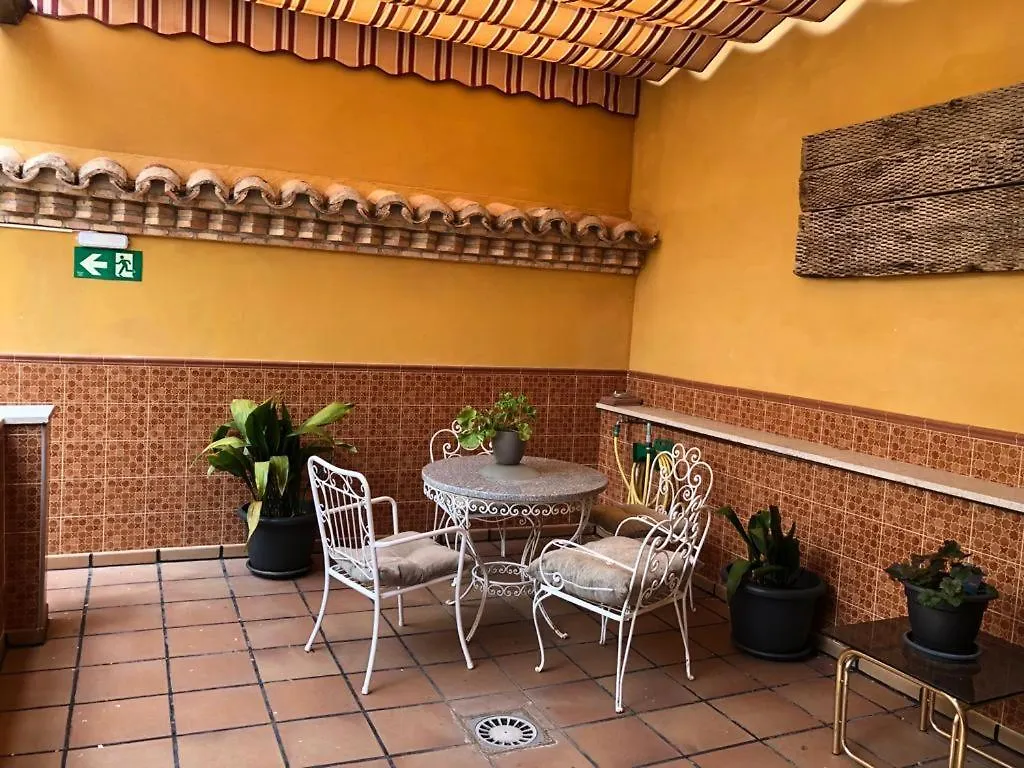 Bonito y tranquilo apartamento estudio, con techos abuhardillados y magnificas vistas al Rio Tajo Toledo